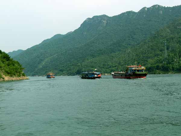 飞来峡漂流景区