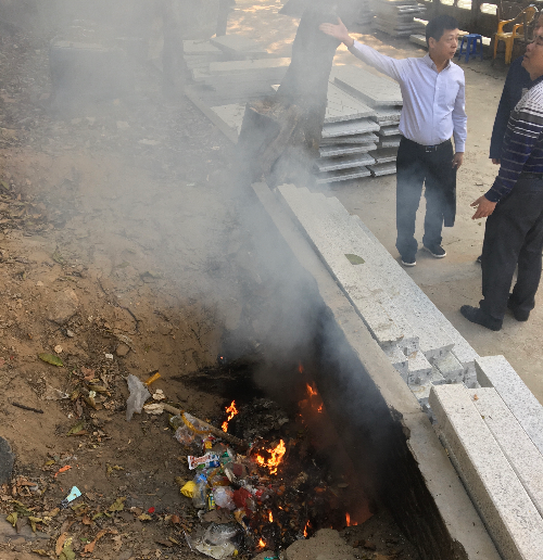 罗主任到飞霞风景区调研安全生产、消防及疫情防控工作2.jpg